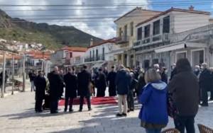 Τελέστηκε η εξόδιος ακολουθία του Δημήτρη Κοντομηνά στην Ύδρα
