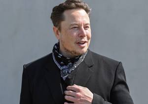 Μήνυση Μασκ κατά Apple και OpenAI για αθέμιτο ανταγωνισμό στο ΑΙ