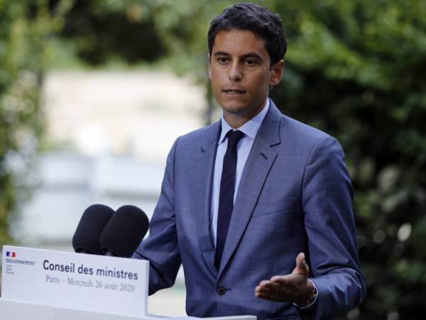 Γαλλία: Νέος πρωθυπουργός ο Γκαμπριέλ Ατάλ, νυν υπουργός Παιδείας