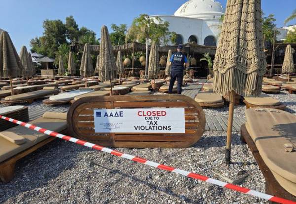 ΑΑΔΕ: Λουκέτο και πρόστιμο 10.500 ευρώ σε γνωστό beach restaurant στη Ρόδο