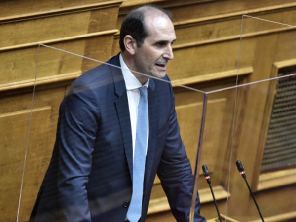Βεσυρόπουλος: «Κανείς μόνος του σε αυτήν τη δύσκολη συγκυρία»