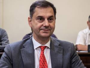 Τον Χάρη Θεοχάρη προτείνει η κυβέρνηση για τη θέση του γ.γ. του Παγκόσμιου Οργανισμού Τουρισμού