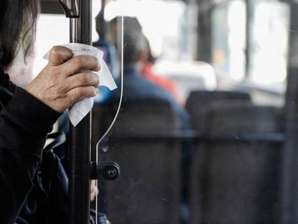 Τέλος από σήμερα η μάσκα στα Μέσα Μαζικής Μεταφοράς