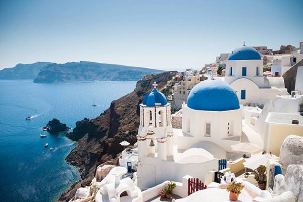 «Συγγνώμη» από την Trivago για βίντεο που θεωρήθηκε ότι δυσφημεί τη Σαντορίνη
