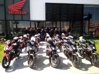 Όμιλος Σαρακάκη: Παραχωρεί 15 νέα Honda Supra GTR150 στον Δήμο Αθηναίων