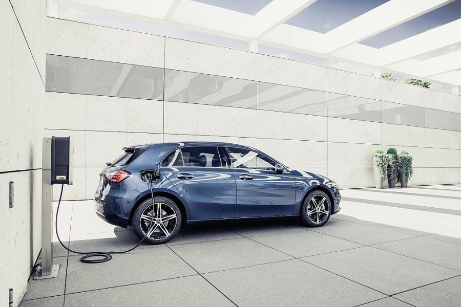 Mercedes: Πρώτη εμφάνιση στη χώρα για τη νέα Α250e