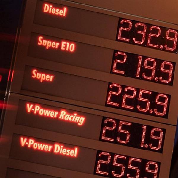 Έκπτωση στις τιμές της βενζίνης ετοιμάζει η Γερμανία μετά τη Γαλλία