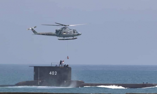 Ινδονησία: «Σπασμένο στα τρία» βρέθηκε το υποβρύχιο - Νεκρά και τα 53 μέλη του πληρώματος
