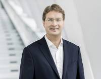 CEO Mercedes: Η έλλειψη ημιαγωγών θα παραταθεί και το 2023