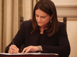 Κεραμέως: Εμβολιαστικά κέντρα στα ΑΕΙ για τους φοιτητές