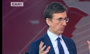 Συνθήματα και τρικάκια έξω από το σπίτι του Άρη Πορτοσάλτε το βράδυ του Σαββάτου