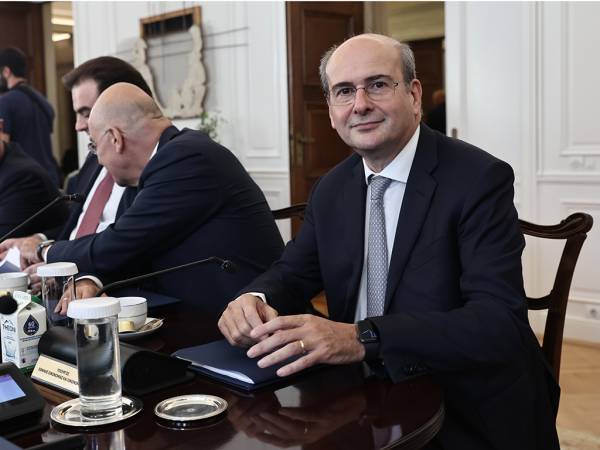 Συμπληρωματικός φόρος έως 15% στις πολυεθνικές επιχειρήσεις και τους μεγάλους ομίλους