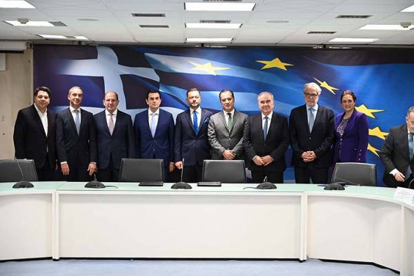 Υπεγράφη το deal 1 δισ. ευρώ μεταξύ Attica Group και Onex