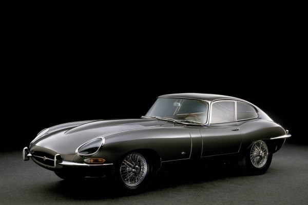 To E-type της Jaguar έγινε 60 ετών