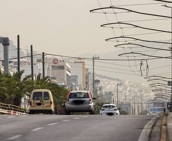 Έξυπνες κάμερες στους δρόμους: 1.800 παραβάσεις σε μόλις 4 ημέρες στη Λ. Συγγρού