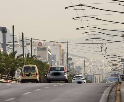 Έξυπνες κάμερες στους δρόμους: 1.800 παραβάσεις σε μόλις 4 ημέρες στη Λ. Συγγρού