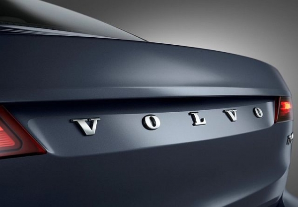Volvo: Μειώνει την παραγωγή λόγω έλλειψης ημιαγωγών