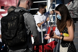 Εκατοντάδες παραβάσεις των μέτρων κατά του κορωνοϊού σε όλη την Ελλάδα