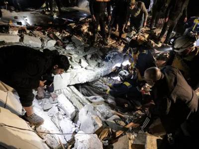 Εκατοντάδες νεκροί από το φονικό σεισμό 7,8 Ρίχτερ σε Τουρκία και Συρία