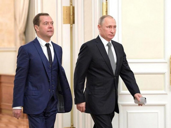 Παραιτήθηκε ο Μεντβέντεφ και όλη η κυβέρνηση της Ρωσίας