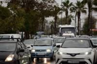 Μεγάλα μποτιλιαρίσματα στους δρόμους της Αττικής λόγω βροχής