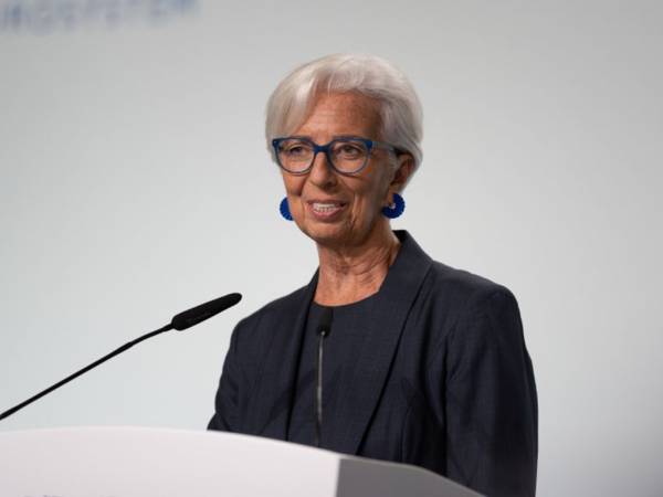 Κρ. Λαγκάρντ: Εντυπωσιακά τα αποτελέσματα της Ελλάδας - Το 2025 θα ρίξουμε τον πληθωρισμό στο 2%