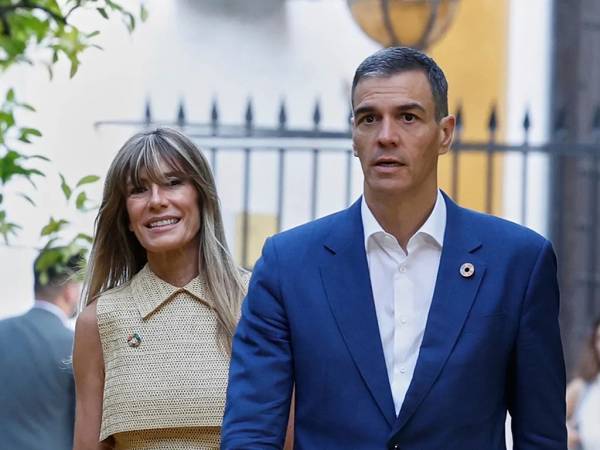 Ισπανία: Η σύζυγος του πρωθυπουργού Σάντσεθ παραπέμπεται σε δίκη για διαφθορά