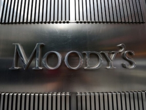 Moody’s: Αναθεώρησε σε σταθερή από θετική την προοπτική των ελληνικών τραπεζών