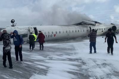 Τορόντο: Αεροπλάνο της Delta Airlines συνετρίβη και τούμπαρε κατά την προσγείωση