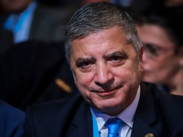 Πατούλης: Να κλείσουν τώρα όλα τα σχολεία