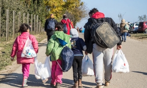 Με πανελλαδικές εξετάσεις η χορήγηση της ελληνικής ιθαγένειας σε μετανάστες