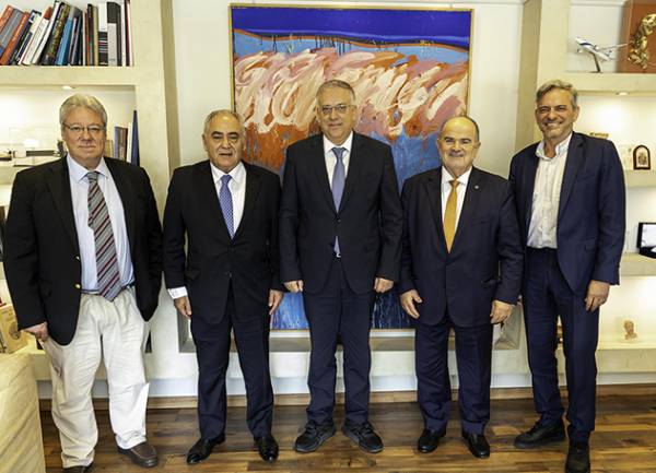 Συνάντηση εργασίας του Υπουργού Ανάπτυξης Τάκη Θεοδωρικάκου με αντιπροσωπεία της Διοίκησης του Ε.Ε.Α