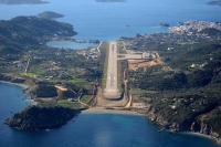 Στα πιο θεαματικά Αεροδρόμια της Ευρώπης το αεροδρόμιο της Σκιάθου