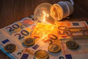 Ρεύμα: Επιδότηση 1,5 λεπτό ανά kWh τον Φεβρουάριο στα τιμολόγια