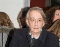 «Στο σφυρί» το σπίτι του Ανδρέα Μικρούτσικου στη Μήλο