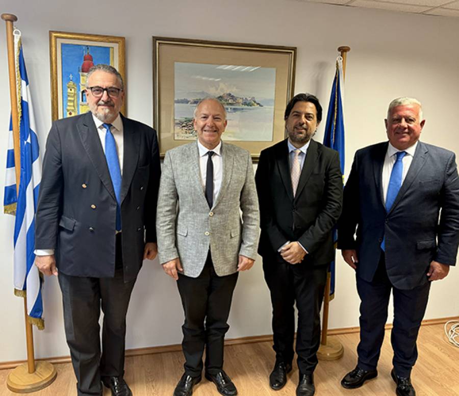 Εθιμοτυπική επίσκεψη του Προεδρείου του Ναυτικού Επιμελητηρίου Ελλάδος στον Υφυπουργό Ναυτιλίας και Νησιωτικής Πολιτικής Στέφανο Γκίκα