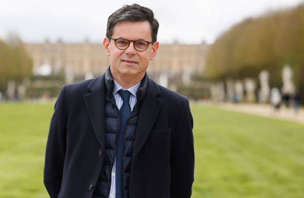 Ο πρόεδρος του Ανακτόρου των Βερσαλλιών θα είναι ο νέος επικεφαλής του Μουσείου του Λούβρου