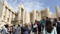ΤτΕ: Σε ελεύθερη πτώση τα έσοδα του τουρισμού στο 8μηνο