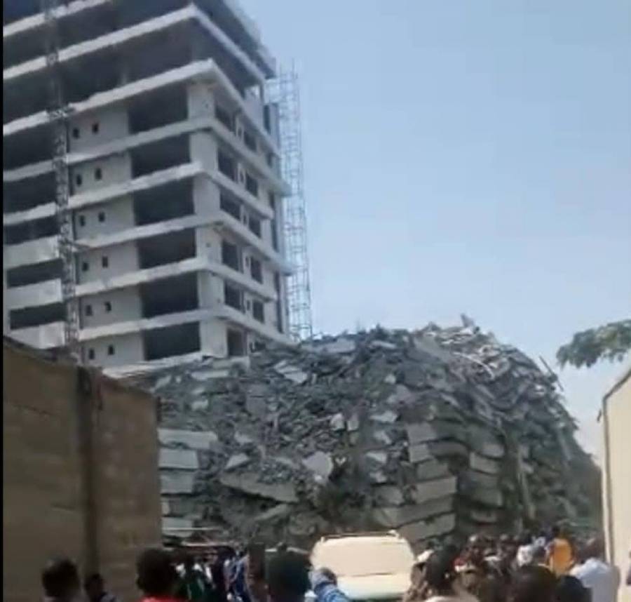 Νιγηρία: Κατέρρευσε υπό κατασκευή ουρανοξύστης - Δεκάδες θαμμένοι στα συντρίμμια