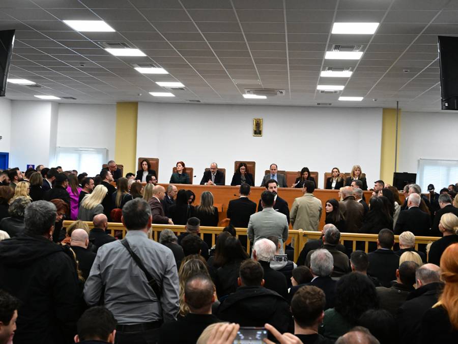 Τέμπη: Μεγάλωσε η αίθουσα του Εφετείου Κακουργημάτων Λάρισας - Συνεχίζεται η δίκη την Τετάρτη