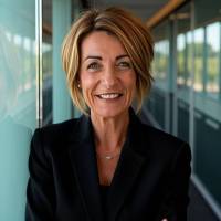 Lynne Burns appointed Barclays Group Human Resources Director