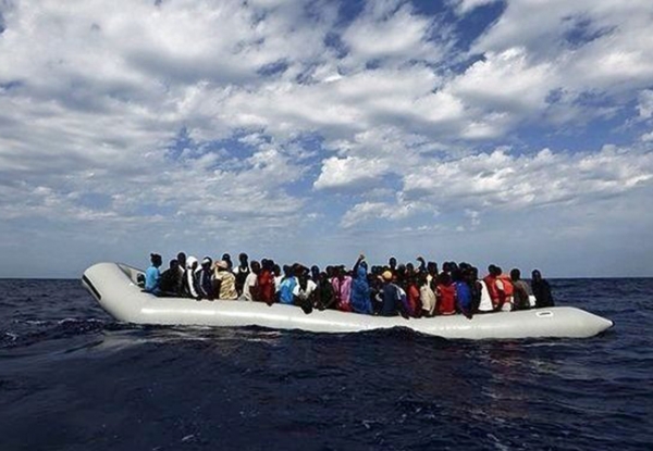 Περίπου 500 μετανάστες-πρόσφυγες έφθασαν στα νησιά του B. Αιγαίου από τα χαράματα της Κυριακής