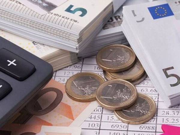 Προϋπολογισμός: Πρωτογενές πλεόνασμα 2,1 δισ. ευρώ στο οκτάμηνο