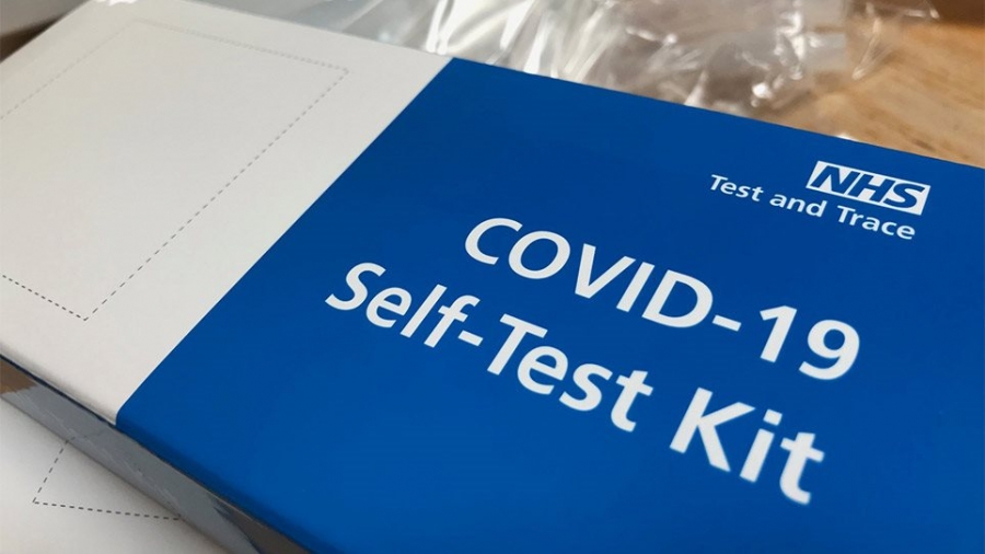 Πώς γίνονται τα self test - Διαδικασία και απαντήσεις από φαρμακοποιούς (vid)