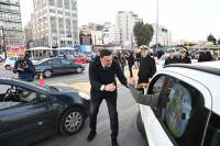 Β. Κικίλιας από λιμάνι Πειραιά: «Πάνω απ' όλα η ασφάλεια» - Έκκληση για προσοχή στην πασχαλινή έξοδο
