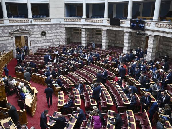 Υπερψηφίστηκε στην Ολομέλεια το ν/σ για τα «κόκκινα» δάνεια