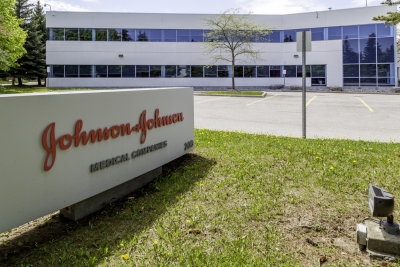 Johnson &amp; Johnson: Ανακαλεί αντηλιακά μετά τον εντοπισμό καρκινογόνου χημικού