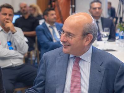 Χατζηδάκης: Νέες θέσεις εργασίας, δίκαιη φορολογία, βελτίωση της καθημερινότητας