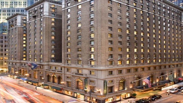 «Λουκέτο» στο ιστορικό ξενοδοχείο The Roosevelt Hotel στη Νέα Υόρκη