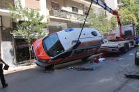 Τραγική κατάληξη στην ανατροπή ασθενοφόρου στο Γουδή: Πέθανε ο 50χρονος ασθενής